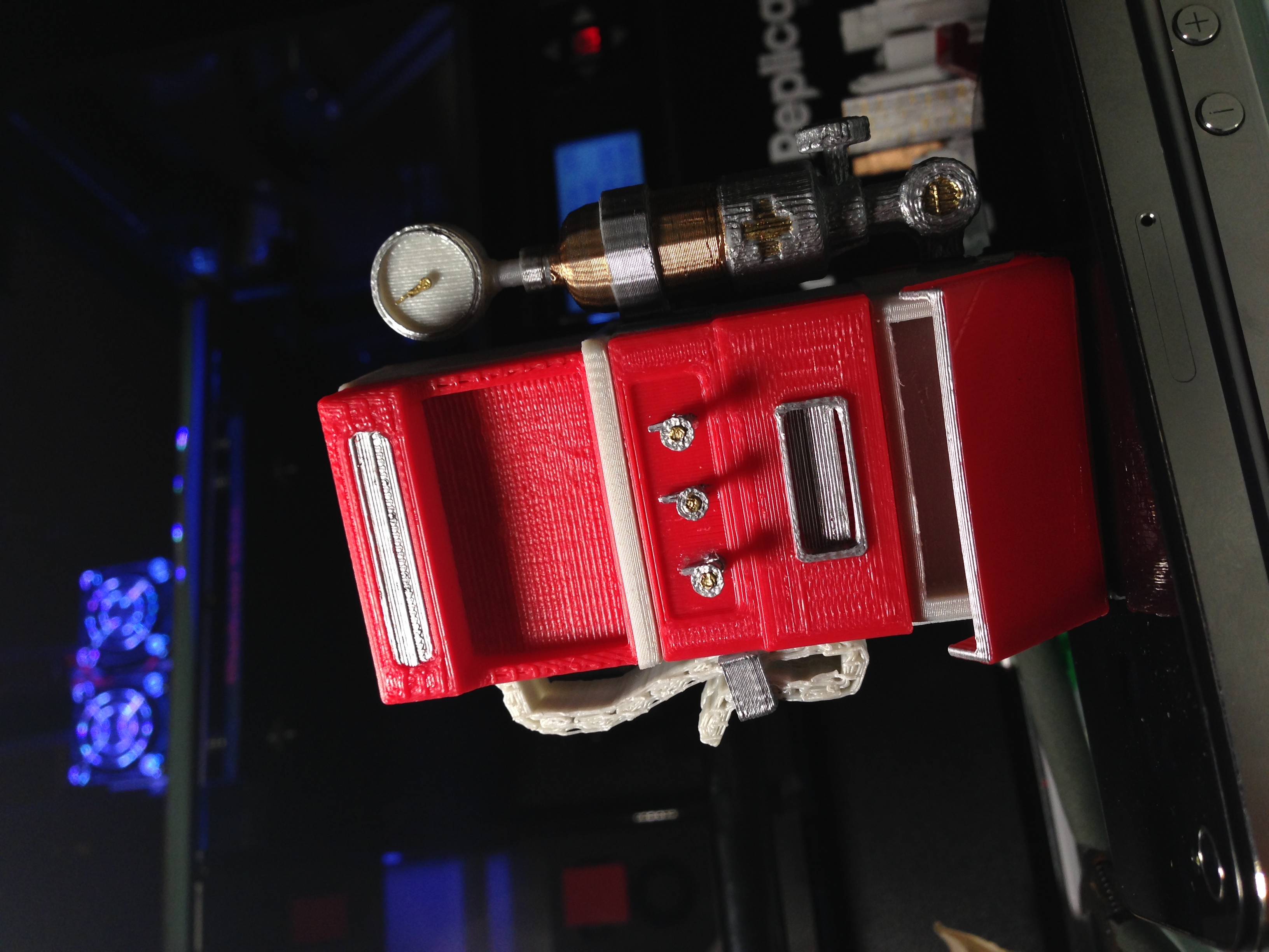 3D Printing - 3D Printed Dispenser From Team Fortress 2 02